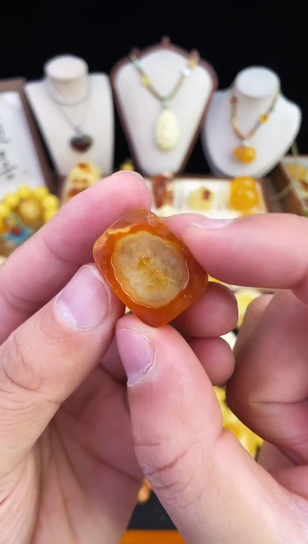 琥珀未镶嵌珠宝奇石柒月