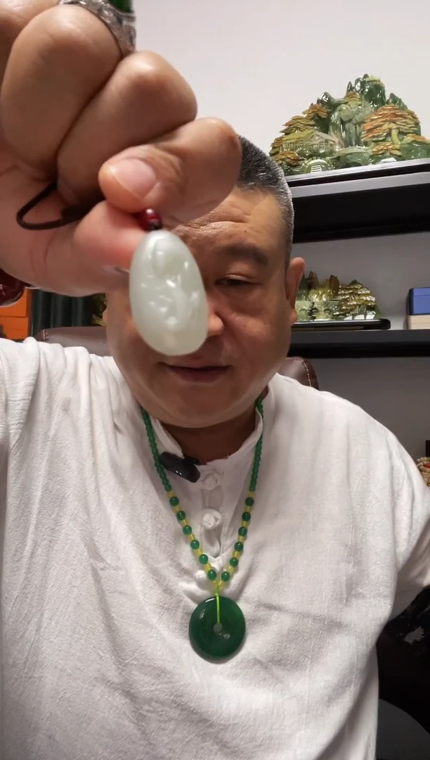 吊坠(赠链)未镶嵌和田玉锦鲤双鱼雕刻吊坠