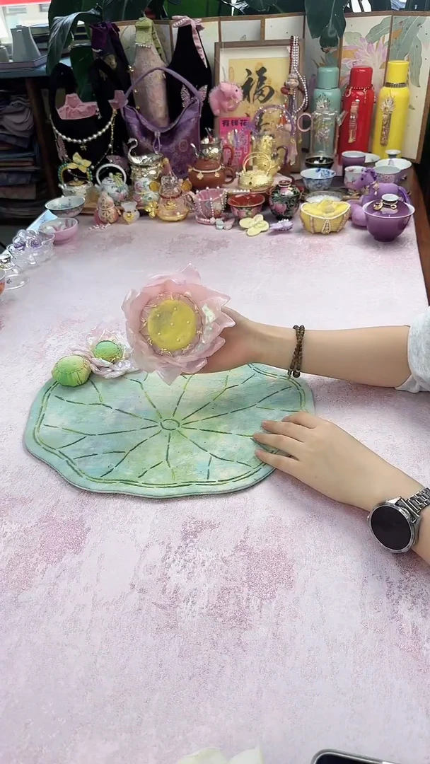 138 人鱼粉莲花木托