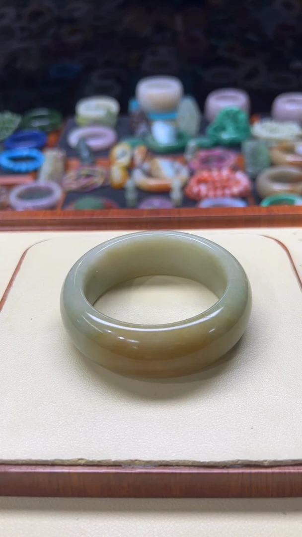 未镶嵌手镯石英质玉阿*085