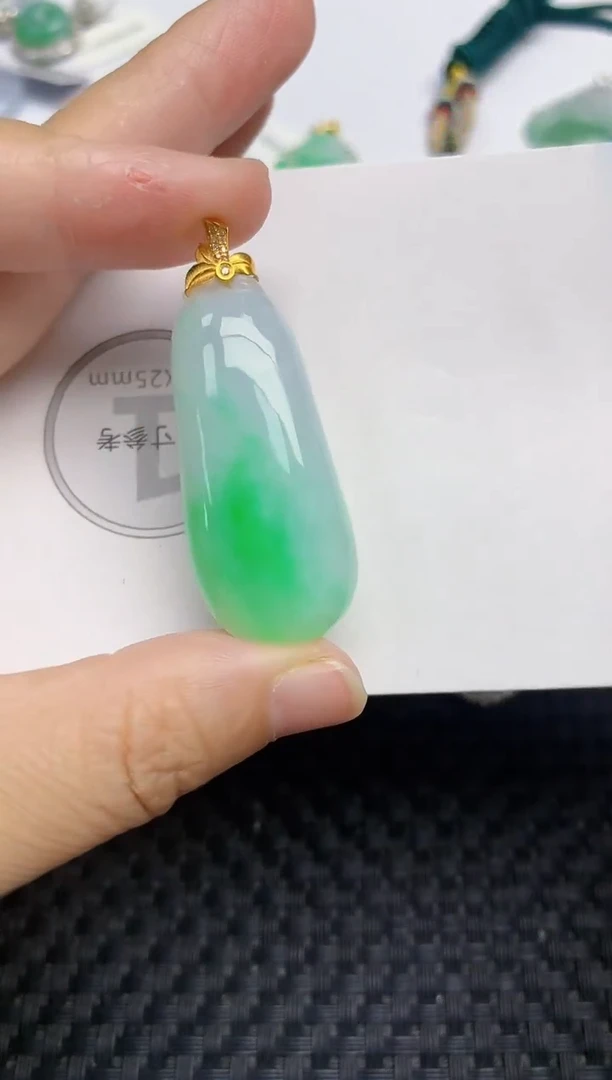 颈饰18K金镶嵌翡翠天然缅甸A货翡翠百元以上9元证书费自理