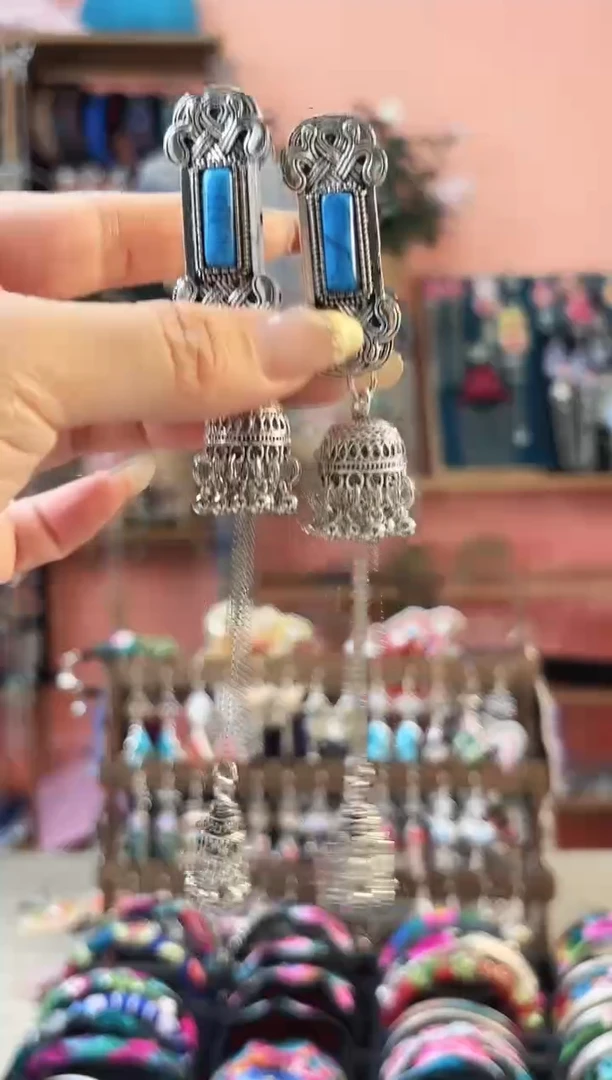 织绣彩云南阁老绣饰品39