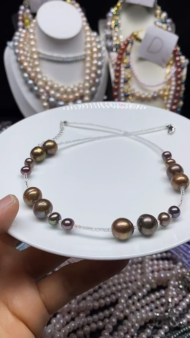 淡水珍珠未镶嵌颈饰人