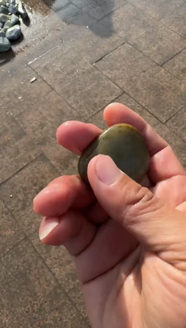 未镶嵌和田玉（糖玉）挂件和田玉
