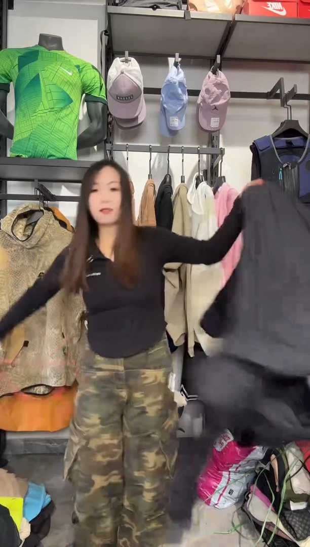 1261 编码 瑕疵款直播间过款为准 尺码   身高