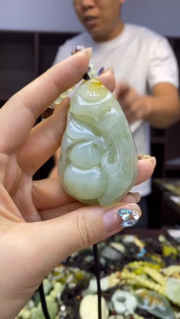 未镶嵌岫玉挂件