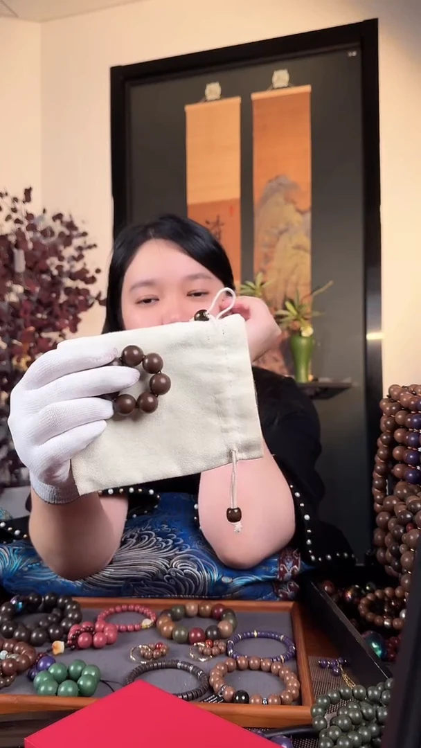 泥塑天年香17~18mm指捻，微瑕