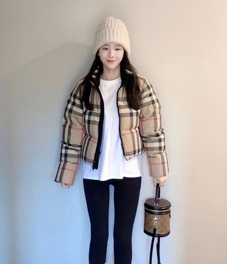 99新 BURBERRY/博柏利  IW0510   棕色经典格纹设计羽绒服