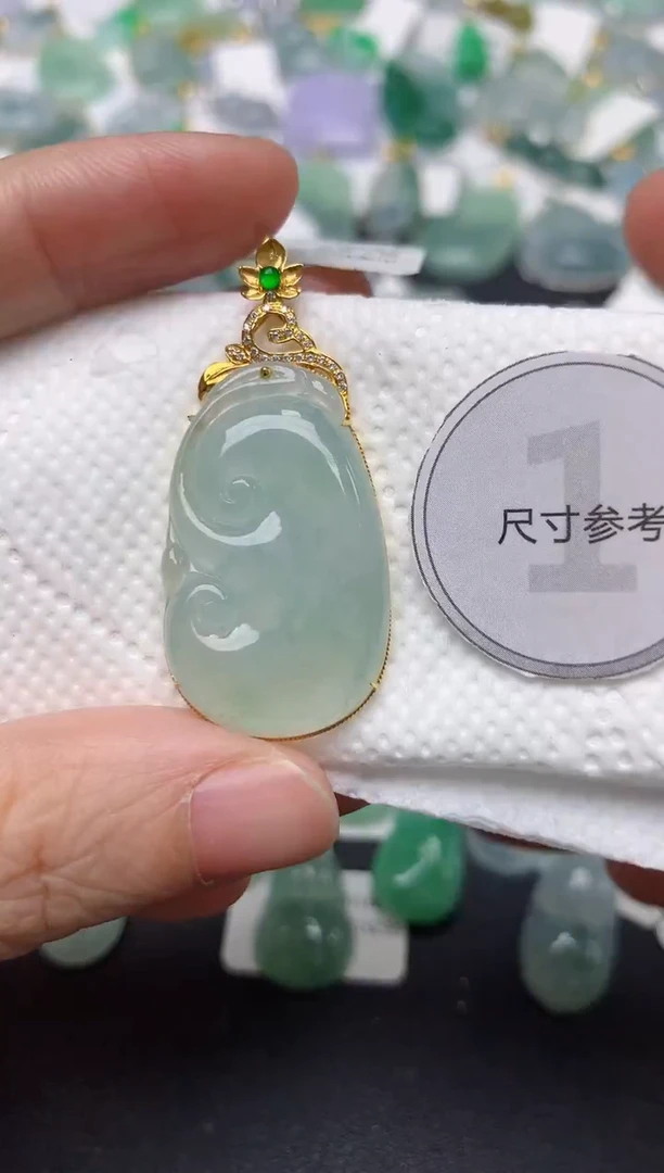 颈饰18K金镶嵌翡翠天然缅甸A货翡翠
