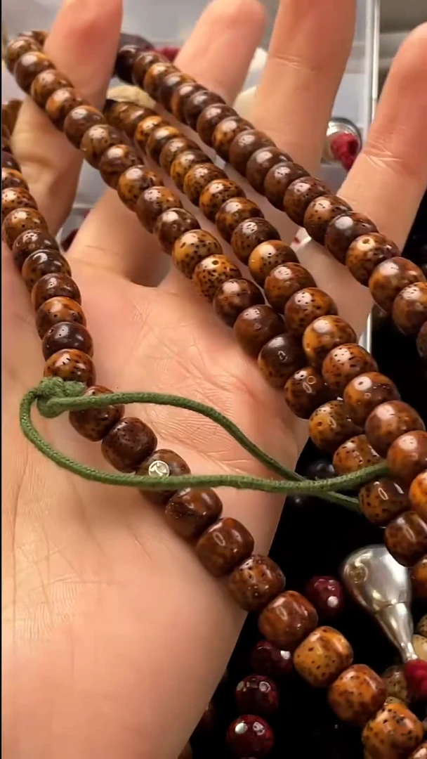 吊坠星月菩提精工级中珀桶珠8*7长串