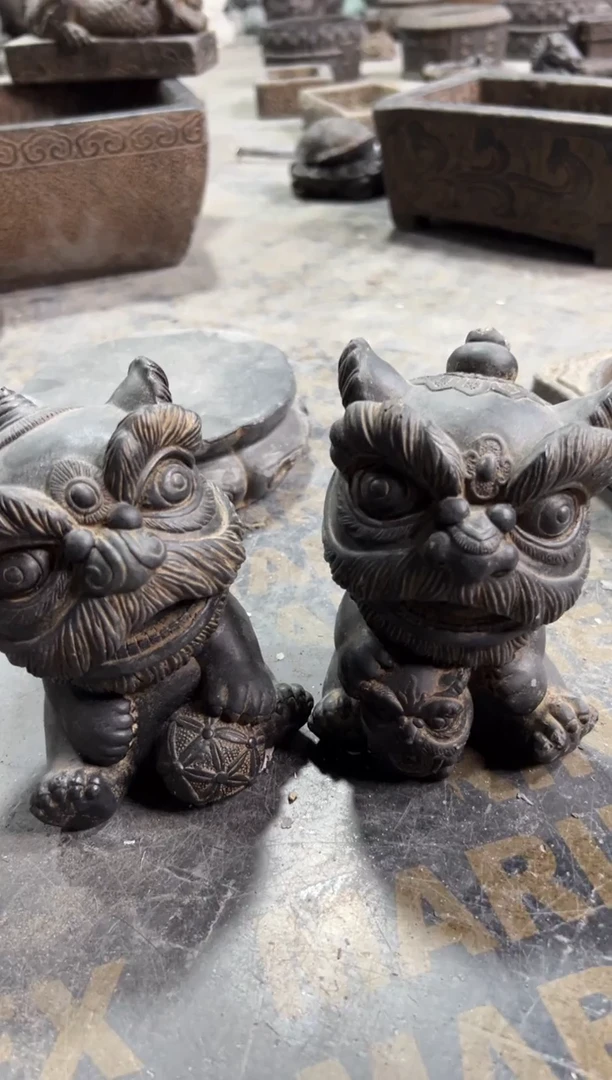 陶土瑞气盈门醒狮一对