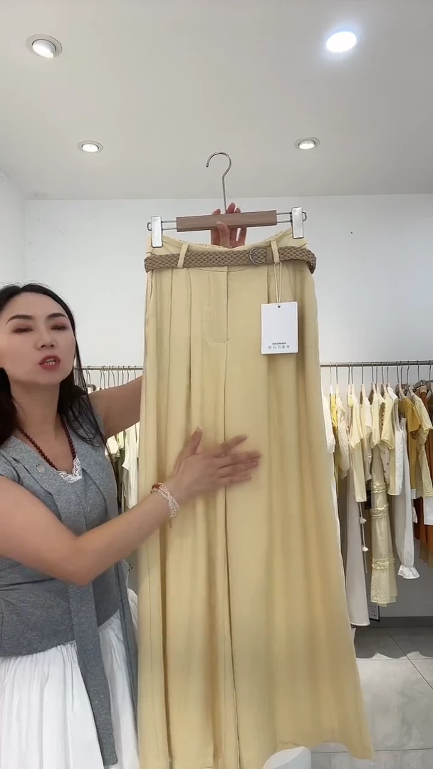 小韩风设计款上衣