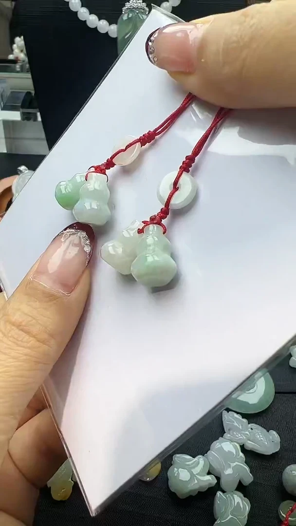 【闪购商品】翡翠挂件未镶嵌葫芦多样性发其一