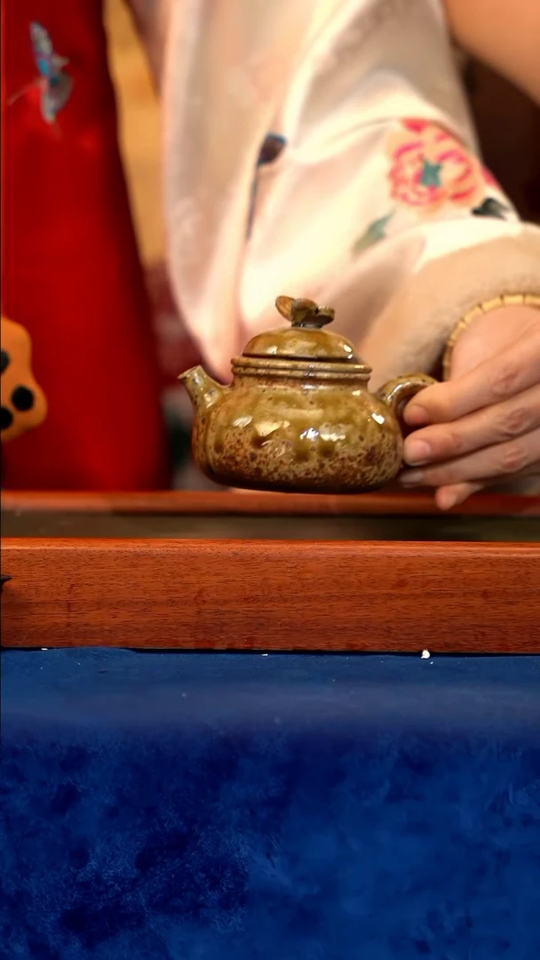 紫砂 宜兴紫砂 GFY 金丝楠木 蝴蝶容天