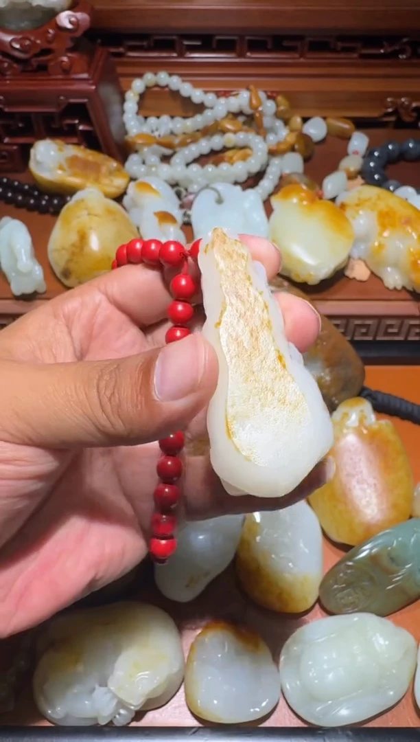 未镶嵌和田玉挂件貔貅
