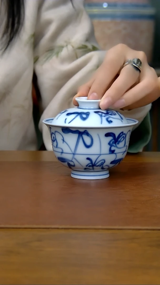 【闪购商品】茶花纹元宝两才盖碗（柴窑）