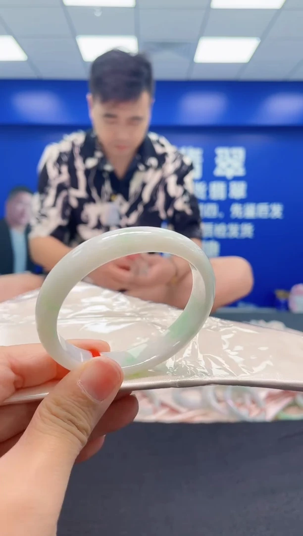 未镶嵌手镯翡翠AAAAAAAAA