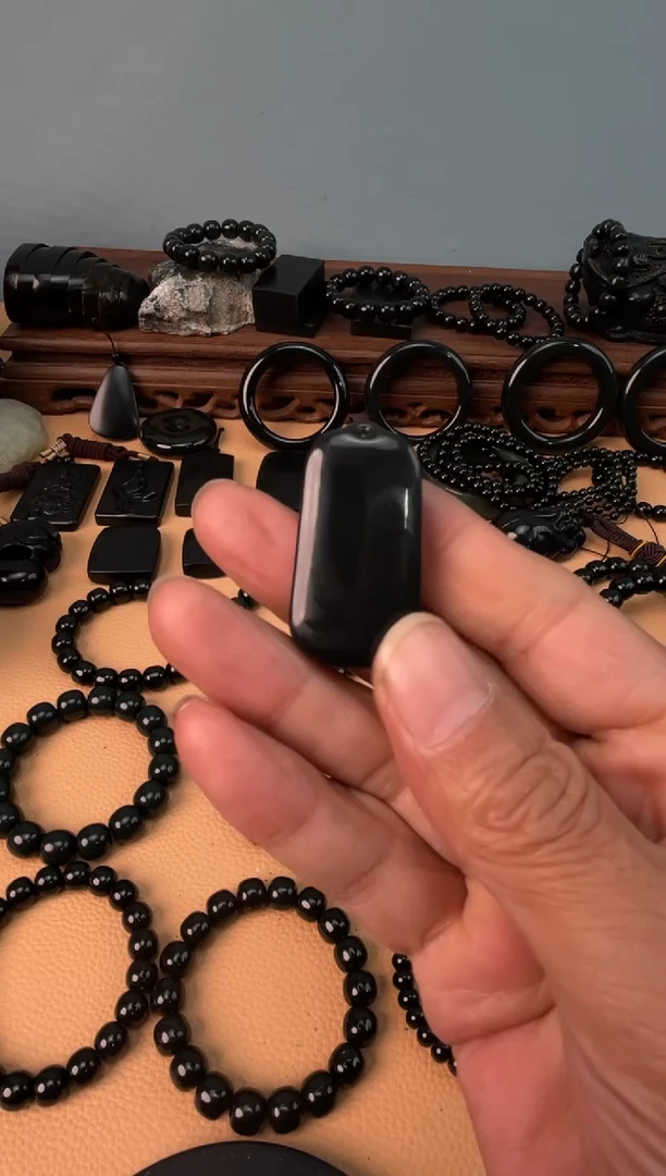 颈饰未镶嵌和田玉塔青无事牌