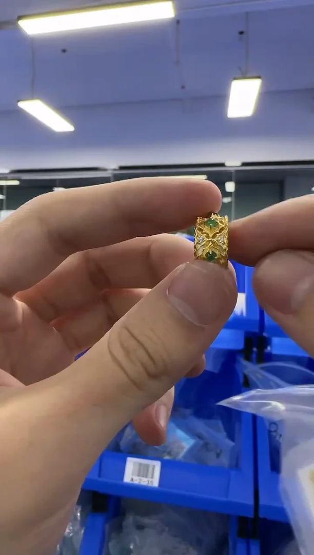 翡翠未镶嵌吊坠(不含链)26  HE-翡翠蛋面银圈吊坠