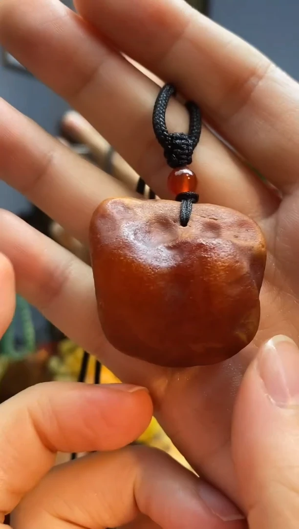 琥珀颈饰未镶嵌吊坠
