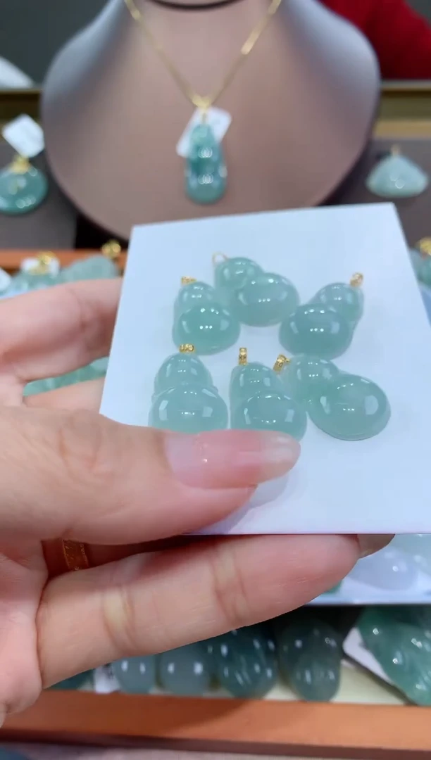 【闪购商品】翡翠颈饰18K金镶嵌多样性发其一