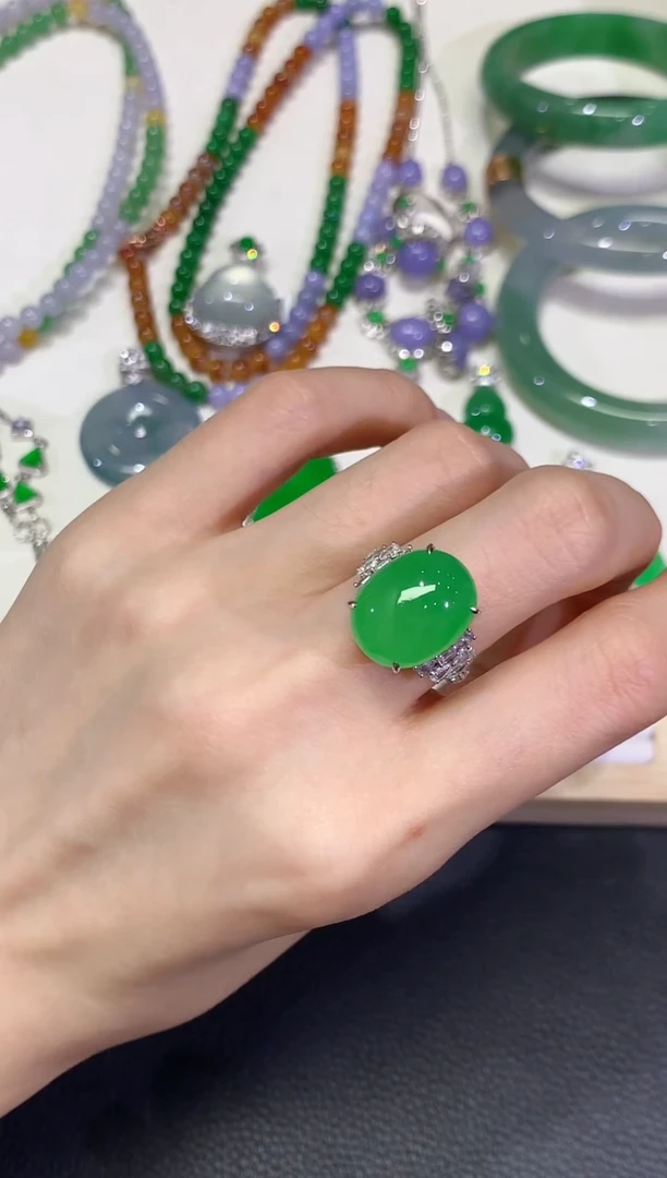 【闪购商品】翡翠颈饰18K金镶嵌团购1