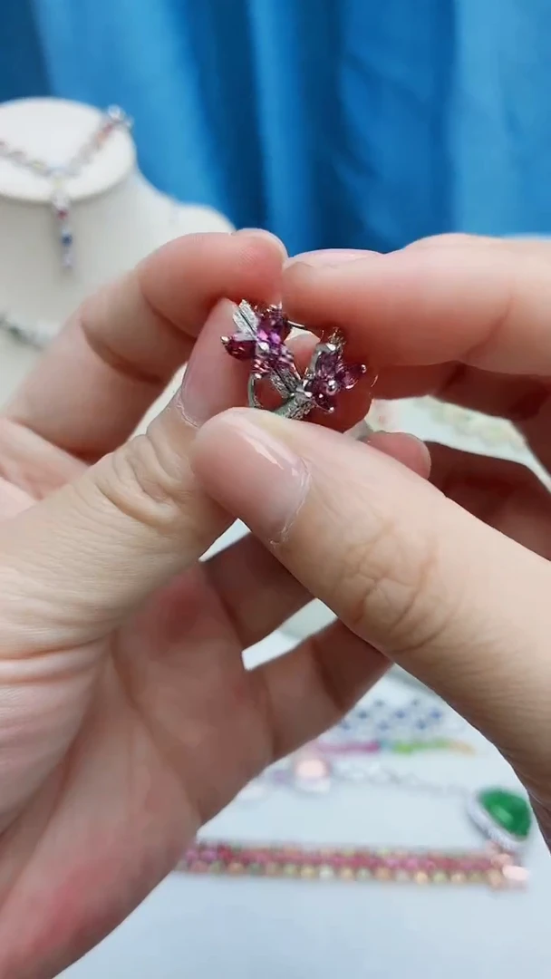 银S925镶嵌耳饰石榴石322ZB1113产品一个（多样性）