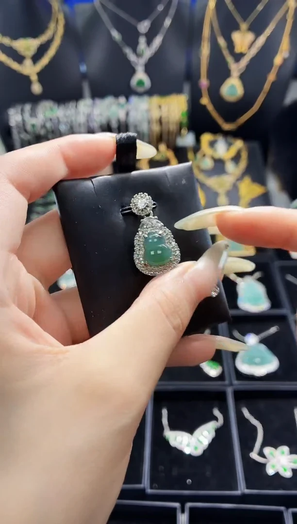 翡翠未镶嵌吊坠(不含链)天然翡翠a货 多样性发其一