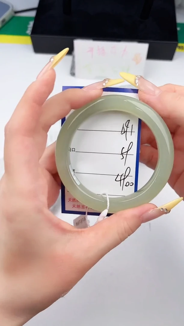 和田玉手镯未镶嵌91颜色微差无瑕