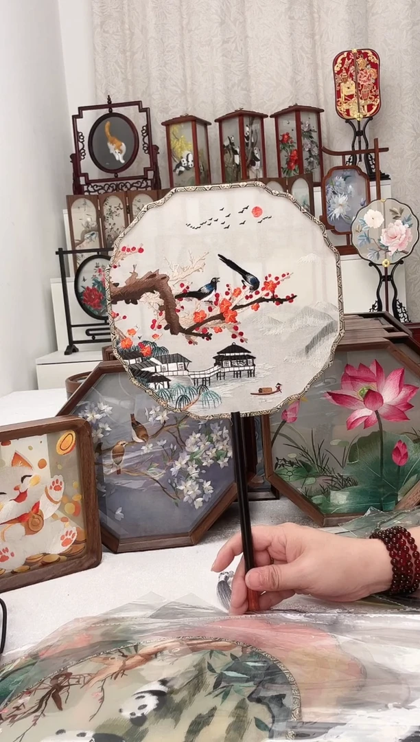 扇子苏绣作品手工团扇