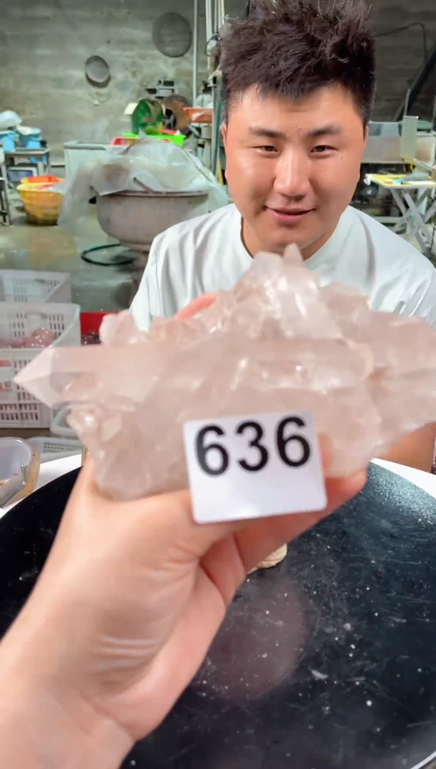 未镶嵌水晶大型摆件（非配饰）白水晶晶簇520克 636