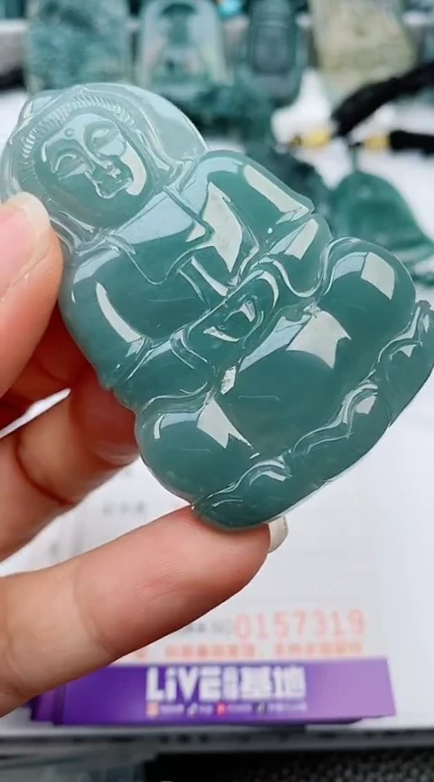 翡翠未镶嵌颈饰