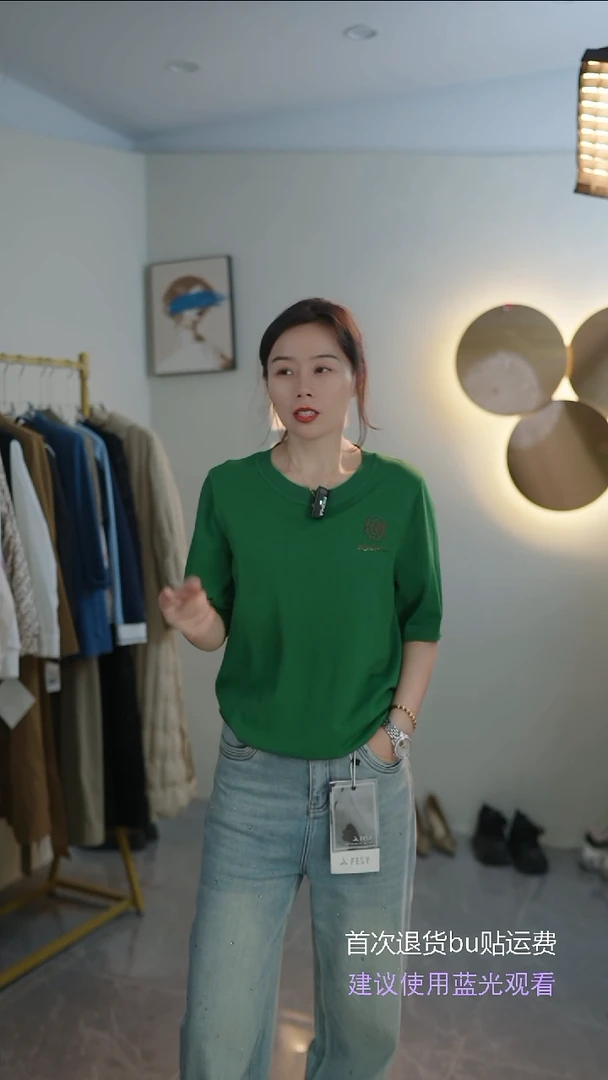 敦奴110=130斤，绿色T恤XL
