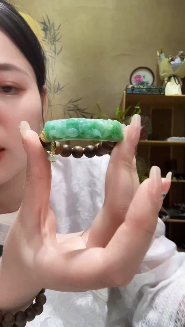 颈饰未镶嵌翡翠手牌
