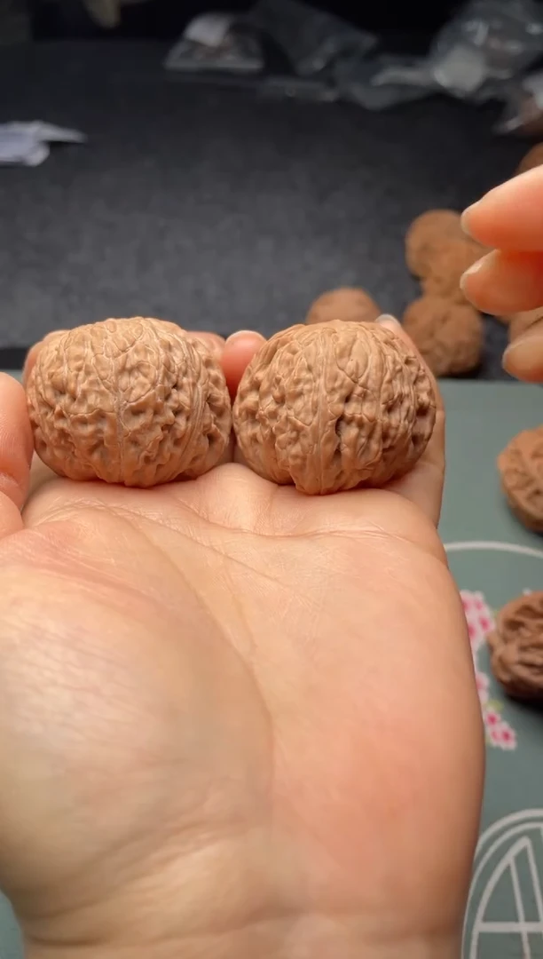 把件文玩核桃w295  绣球  39