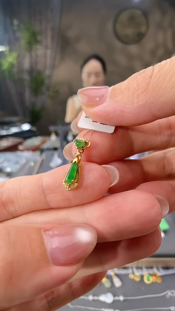 吊坠(不含链)18K金镶嵌翡翠翡翠