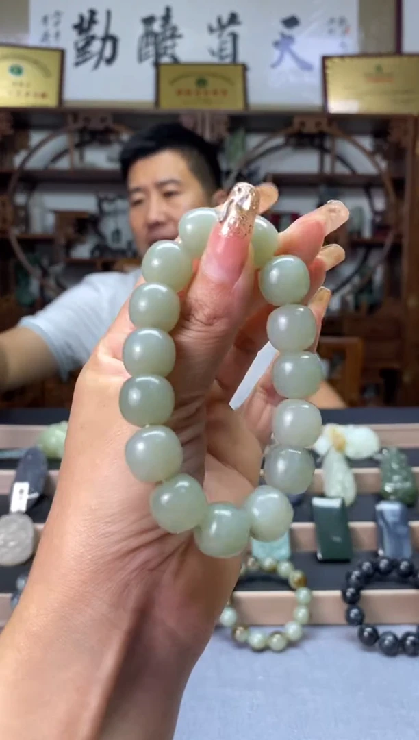 未镶嵌和田玉挂件1