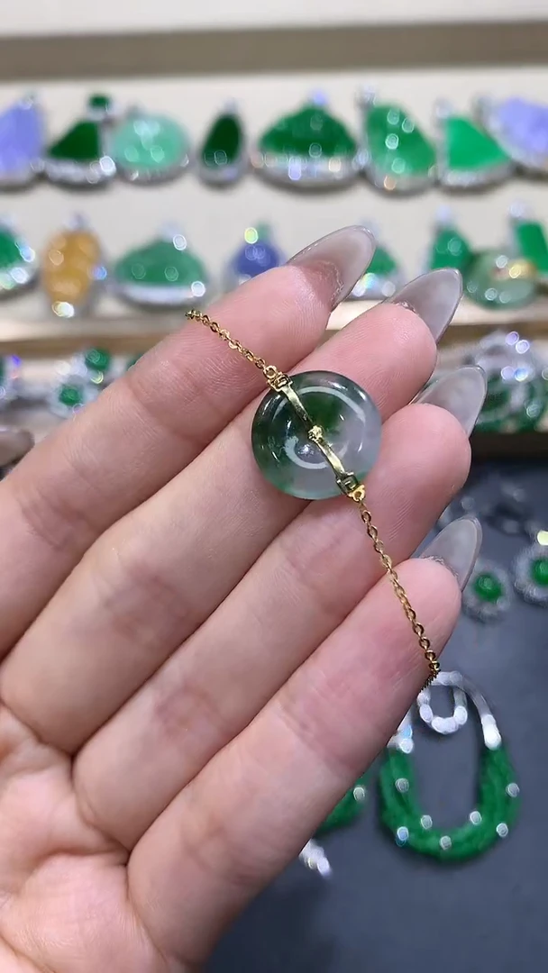 【闪购商品】翡翠吊坠(不含链)18K金镶嵌4团购