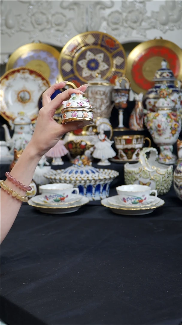 骨瓷婷婷中古器物如图所示92