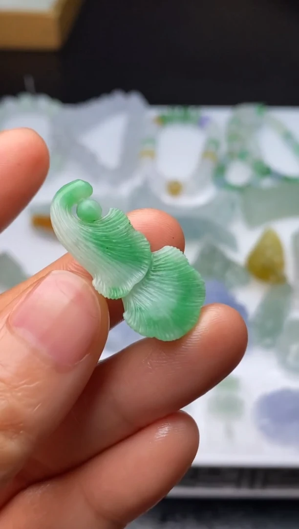 定制翡翠未镶嵌翡翠毛货多样性发一个