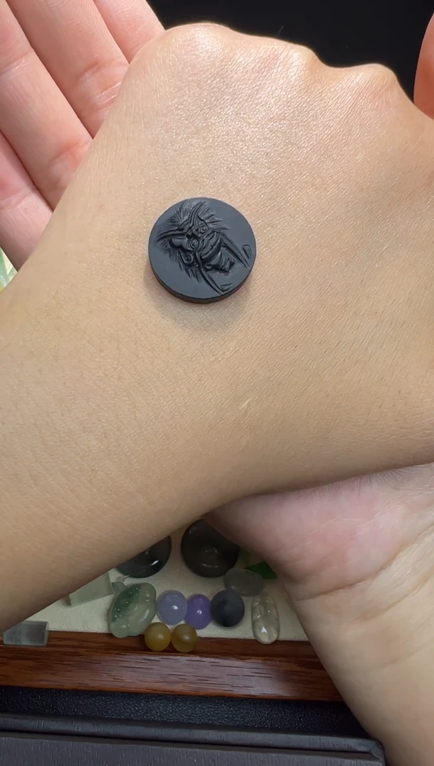未镶嵌定制翡翠乌鸡钟馗