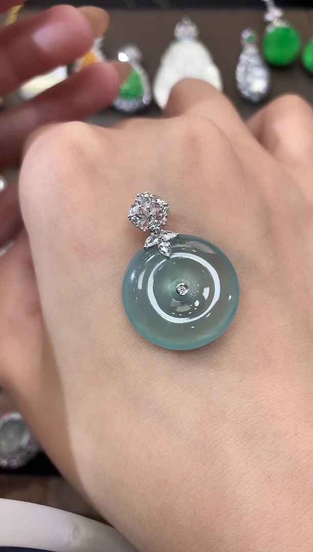 翡翠18K金镶嵌吊坠(不含链)夏日珠宝C33