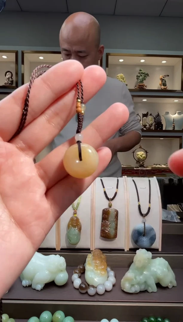 颈饰未镶嵌和田玉苏