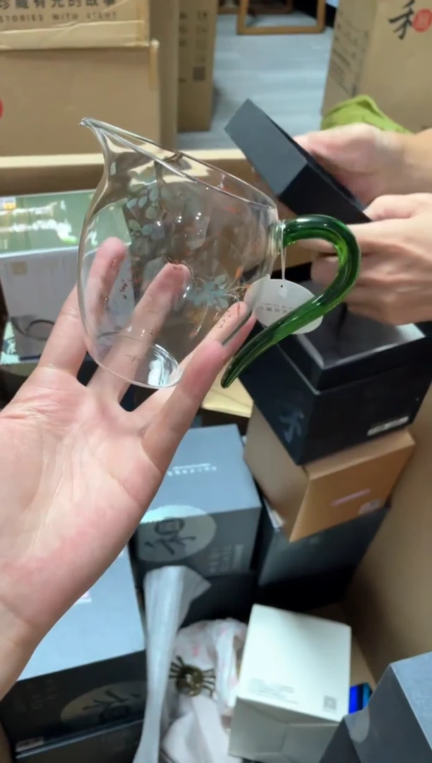 怡然湖绿色 小雅北山