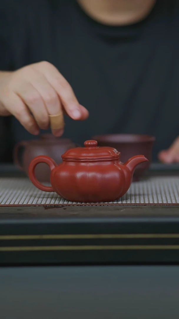 茶壶紫砂朱泥葵仿古270cc