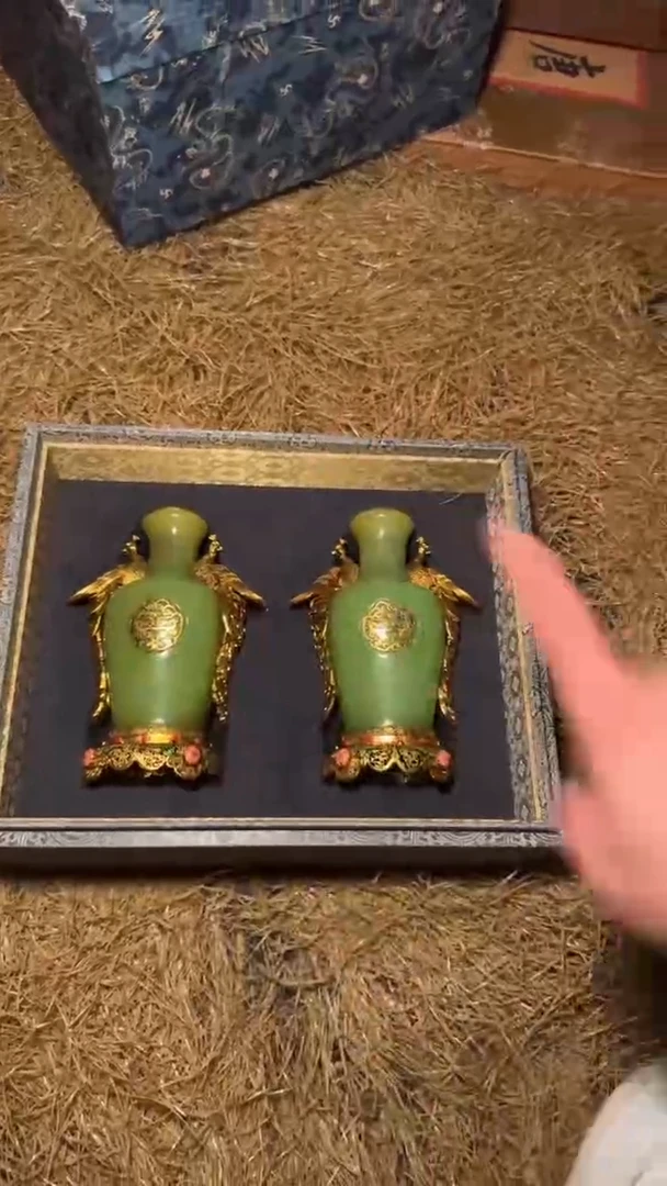 【闪购商品】高端精美绿瓶一对带盒链接