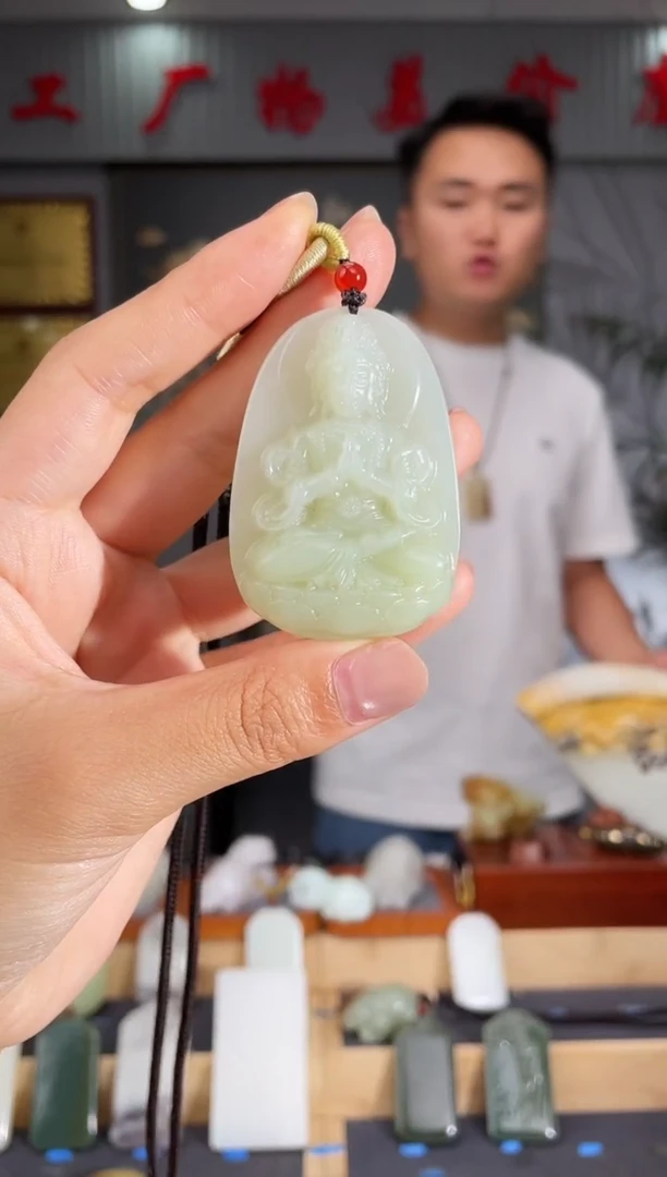 和田玉未镶嵌颈饰1