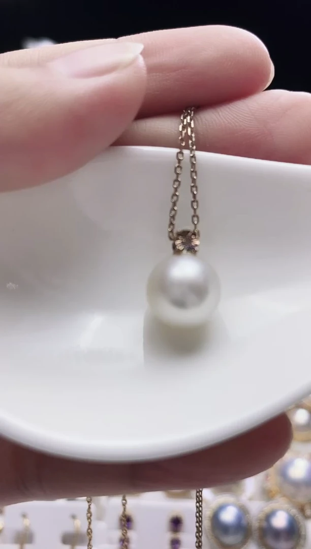 颈饰18K金镶嵌海水珍珠澳白珍珠吊坠
