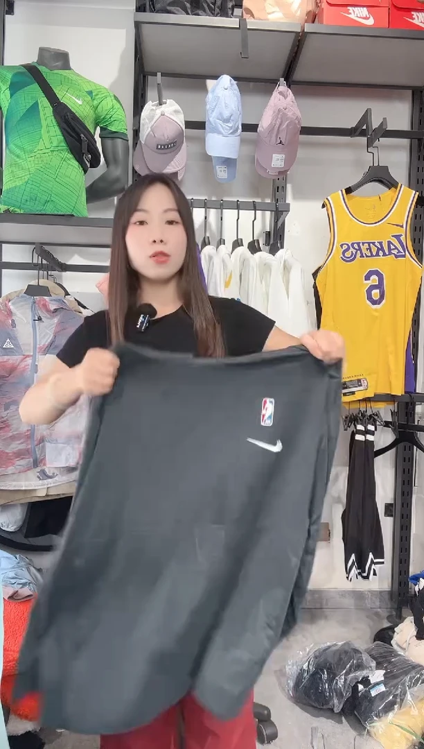 1704  编码 瑕疵款直播间过款为准 尺码 XL