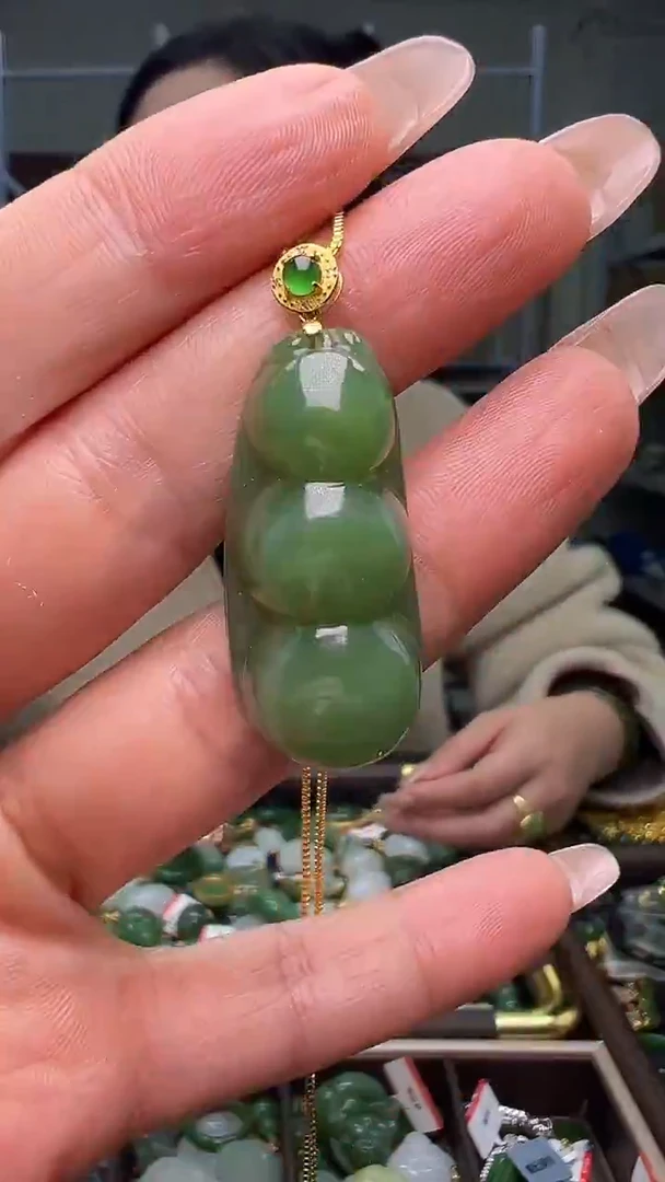 颈饰18K金镶嵌和田玉（多样性发货.发其一）11.22.80